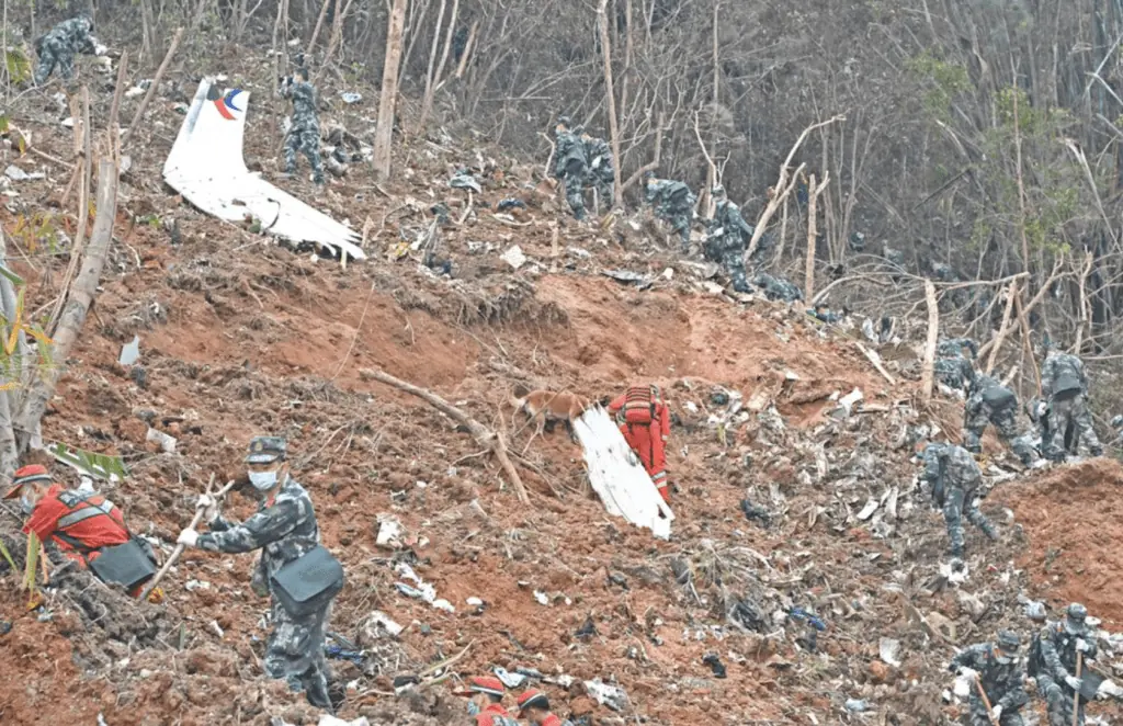China Eastern crash 737-800 Boeing