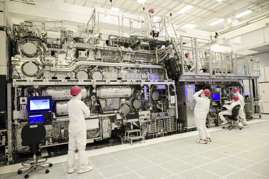 Intel and ASML sprint toward a high-NA future